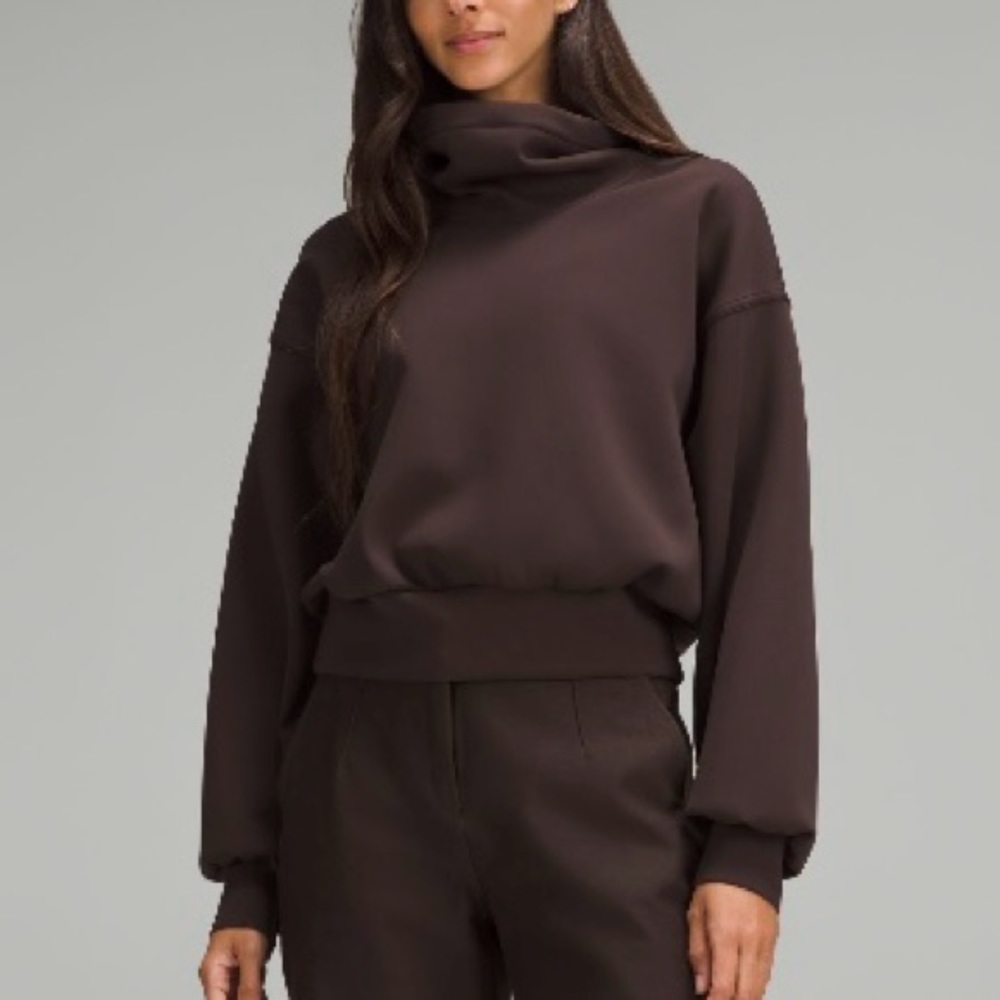 Lululemon flourish pullover. Espresso color size 4.